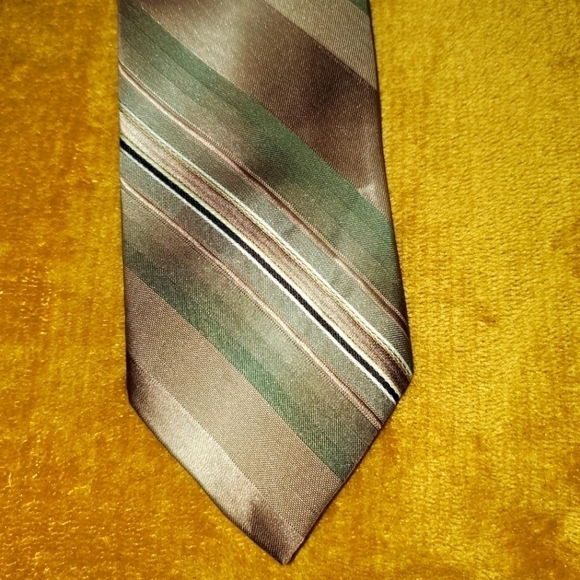 Tan, Cream, Green Diagonal Striped Tie New - Picture 1 of 6